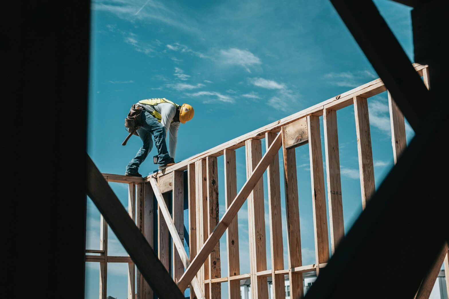 AI Sales Prospecting Platforms: Build vs Buy Decision Guide