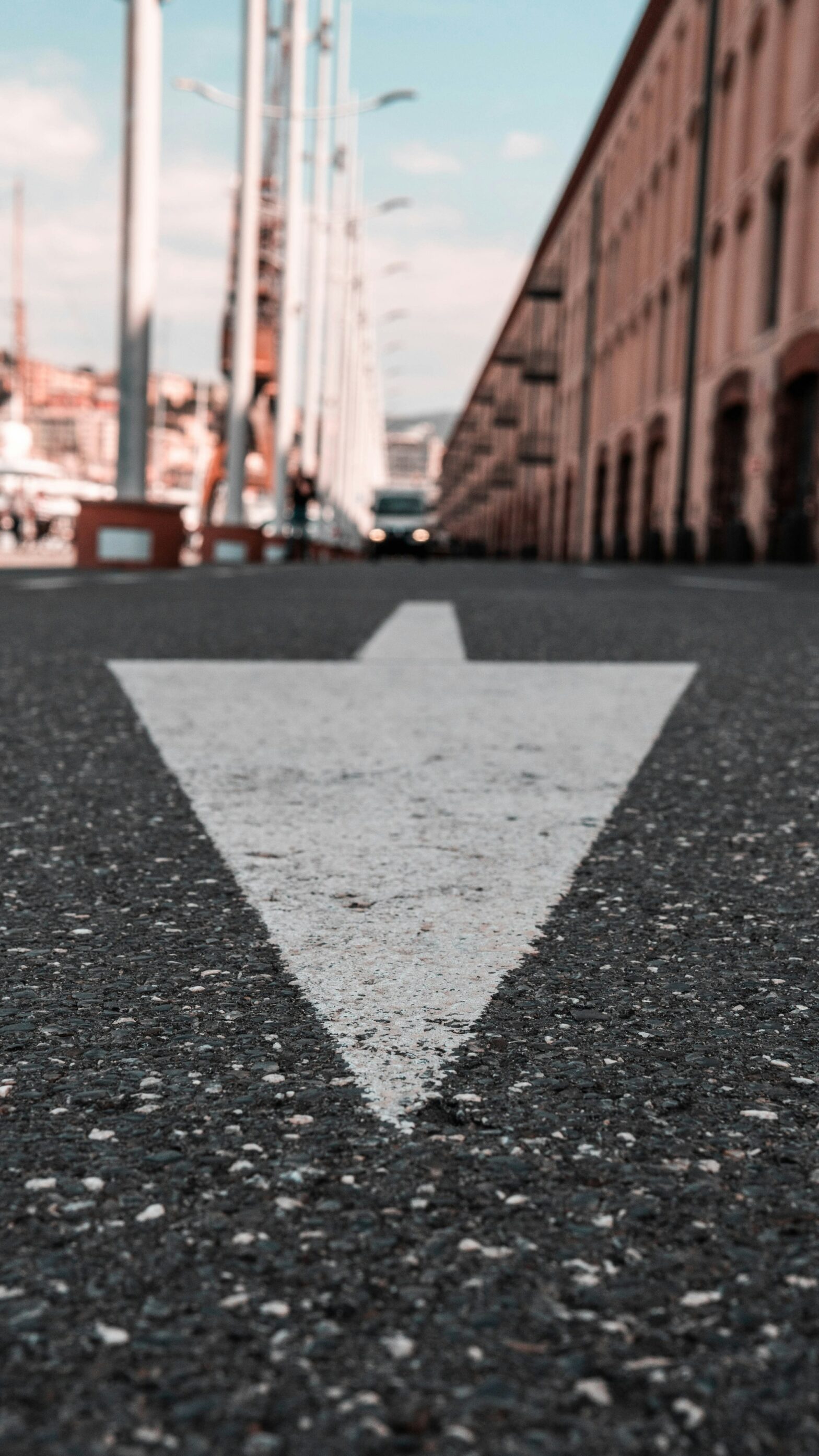 Signal-Based Prospecting vs Intent Data: What’s the Difference?
