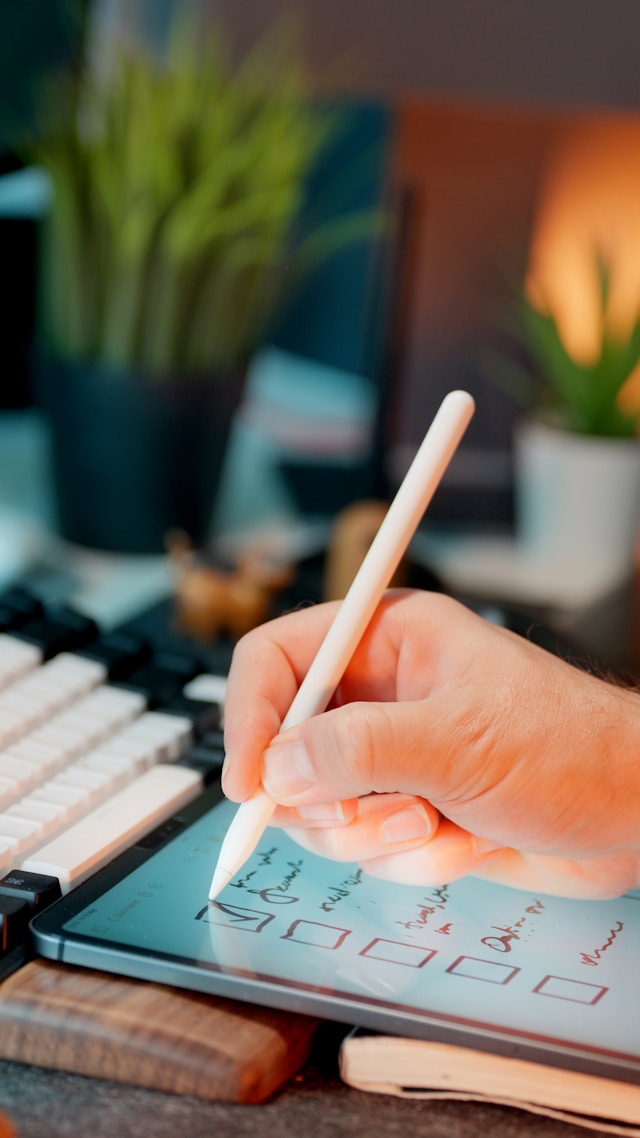 7 Best ZoomInfo Alternatives for 2026: Sales Intelligence Platforms Compared