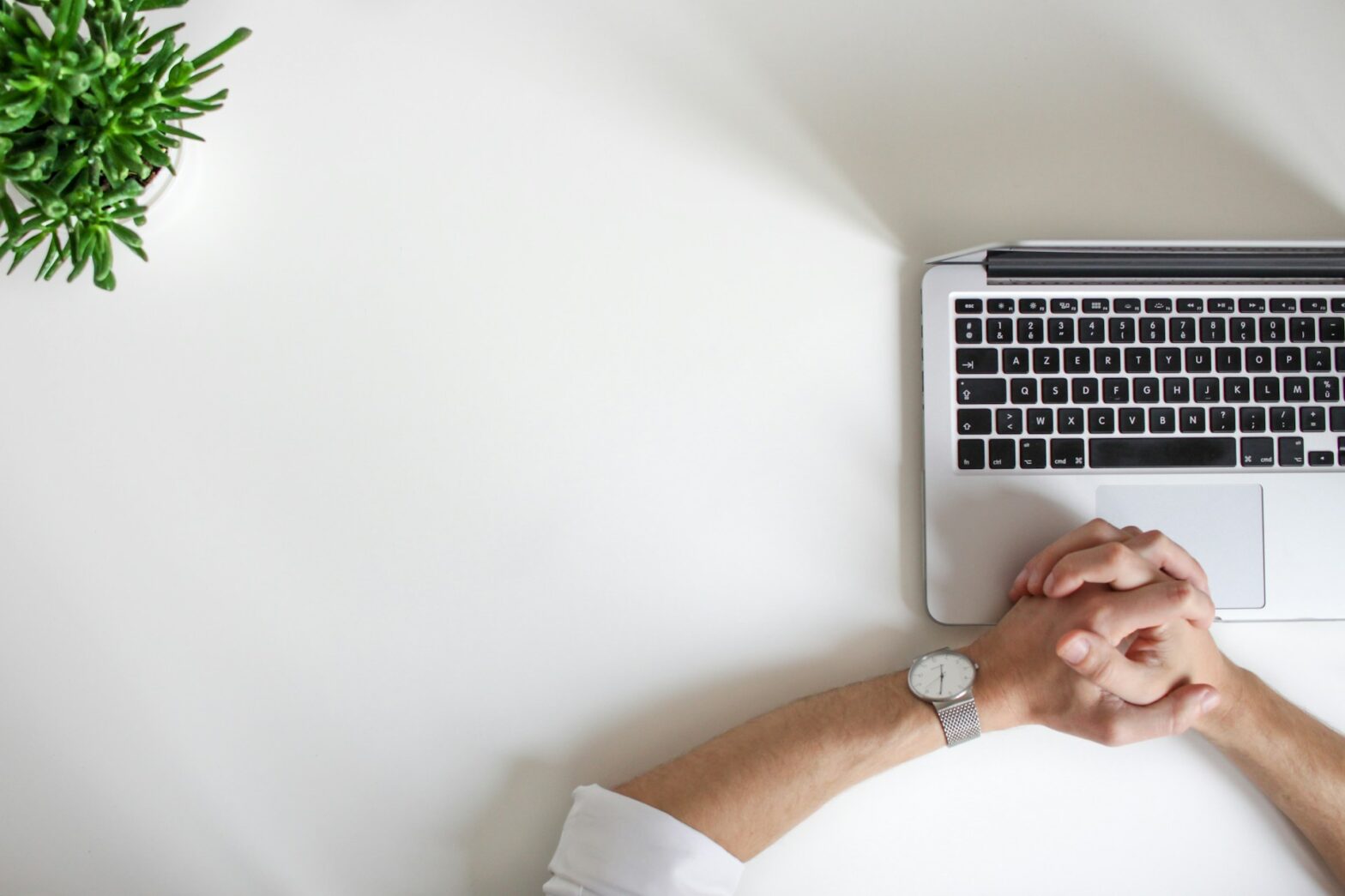 ZoomInfo vs. Apollo vs. AI Sales Intelligence: What's Actually Different?